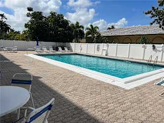 1301 NE 7th St unit 405 - Hallandale Beach, FL