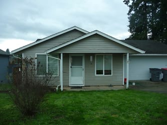 1533 SW Pioneer Dr - Willamina, OR