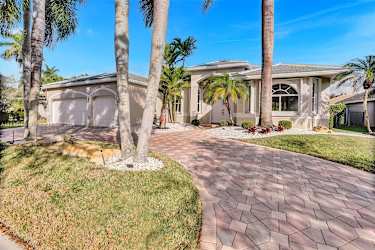 3772 Oak Ridge Cir - Weston, FL