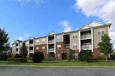 Eagle Harbor Apartments - Carrollton, VA