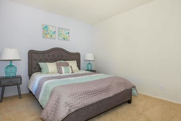The Terrace Apartments - Newhall, CA