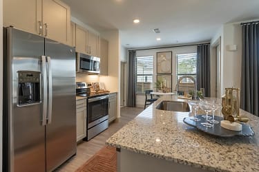 1100 Yaupon Holly Dr unit S - Georgetown, TX