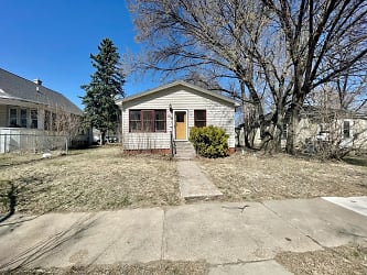 602 E 2nd Ave - Mitchell, SD