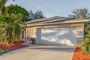 639 SW 10th Ter - Cape Coral, FL
