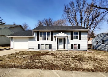 1412 Kingsridge Dr - Normal, IL