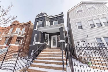 2825 N Rockwell St unit 2 - Chicago, IL