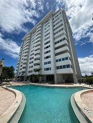 1700 Benjamin Franklin Dr #8F - Sarasota, FL