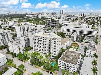 1621 Bay Rd #403 - Miami Beach, FL