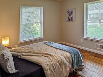 Room For Rent - Newnan, GA