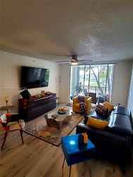 4320 NW 107th Ave #204-1 - Doral, FL