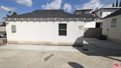 3677 3rd Ave - Los Angeles, CA