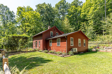 41 Frenchmans Rd - New Milford, CT