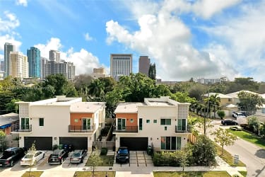 570 SW 6th Ave #570 - Fort Lauderdale, FL