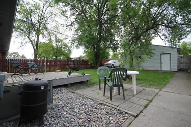 1807 8th Ave N unit 2 - Grand Forks, ND