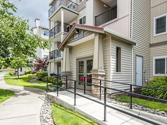 600 NW Lost Springs Terrace unit 401 - Portland, OR