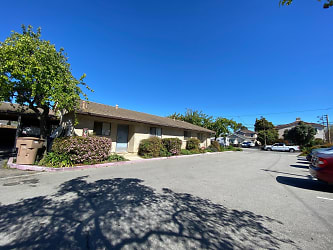 122 - 126 West Ramona Street Apartments - Ventura, CA