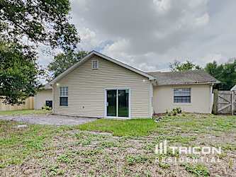 522 Geraldine Drive - Deltona, FL