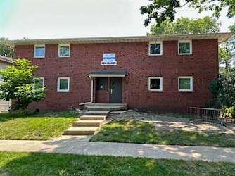 404 S Urbana Ave - Urbana, IL