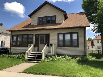 733 S 6th Ave - Wausau, WI