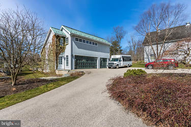 375 Pineville Rd #CARRIAGE - Newtown, PA