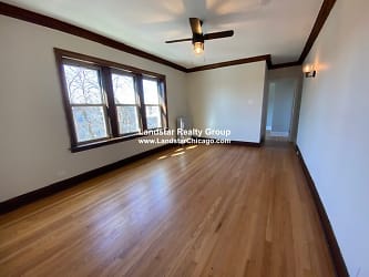 5230 N Rockwell St unit 3 - Chicago, IL