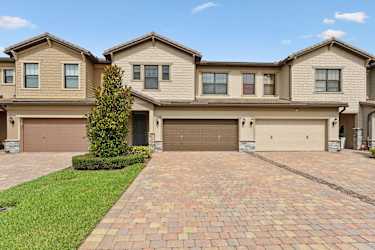 8313 Rearing Ln - Wellington, FL