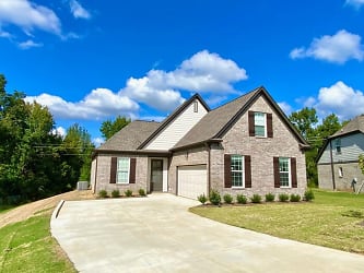 10512 Bayou Ct - Olive Branch, MS