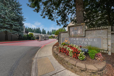 Carriage House Apartments - Vancouver, WA