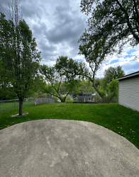 4036 4th Pl NW - Rochester, MN