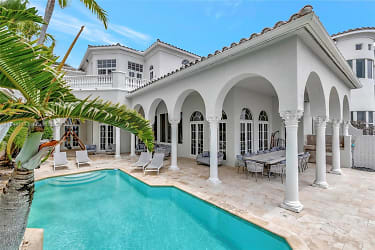 4040 Island Estates Dr - Miami, FL