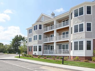 Edgewater At Queset Commons Apartments - South Easton, MA