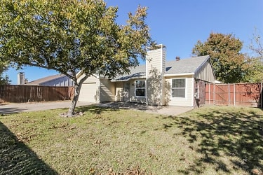 1026 High Country Dr - Garland, TX