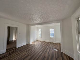 5121 Dolloff Road - Cleveland, OH
