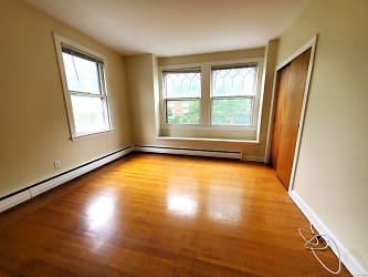561 Whitney Ave #4 - New Haven, CT