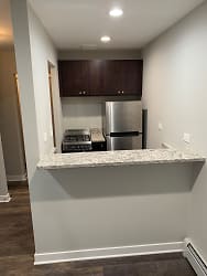 5750 N Kenmore Ave unit 209 - Chicago, IL