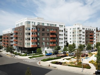Avalon Esterra Park Apartments - Redmond, WA