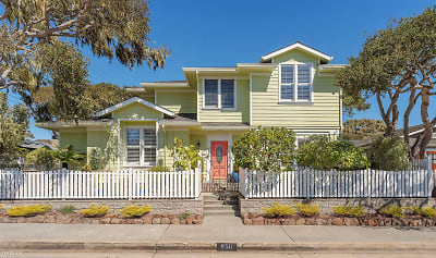 850 Spruce Ave - Pacific Grove, CA