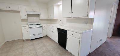 7818 Stewart and Gray Rd unit 208 - Downey, CA
