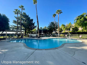 550 N. Villa ct. #211 - Palm Springs, CA