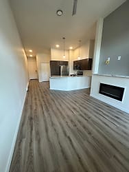500 32nd St #405 405 SELECT - undefined, undefined
