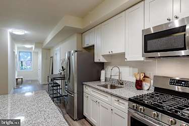 entry way area.jpg