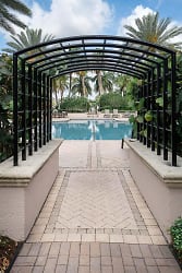 2727 Anzio Ct #105 - Palm Beach Gardens, FL