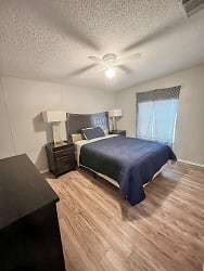 Room For Rent - Middleburg, FL