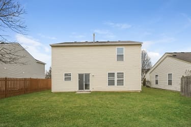 10327 Waverly Dr - Indianapolis, IN
