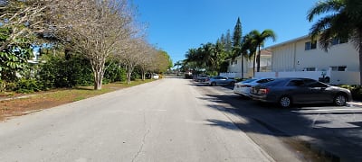 1872 NE 46th St unit D11 - Fort Lauderdale, FL