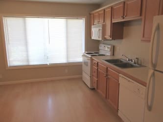 14450 - ( P ) Apartments - Portland, OR