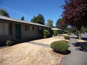 9249 N Fortune Ave - Portland, OR
