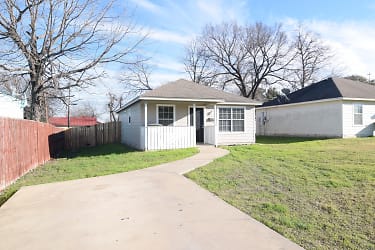 613 S 4th St - Temple, TX