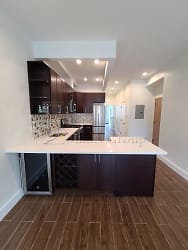 31-14 38th St unit 2M - Queens, NY