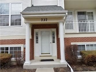 737 Pheasant Trail Apartments - Saint Charles, IL
